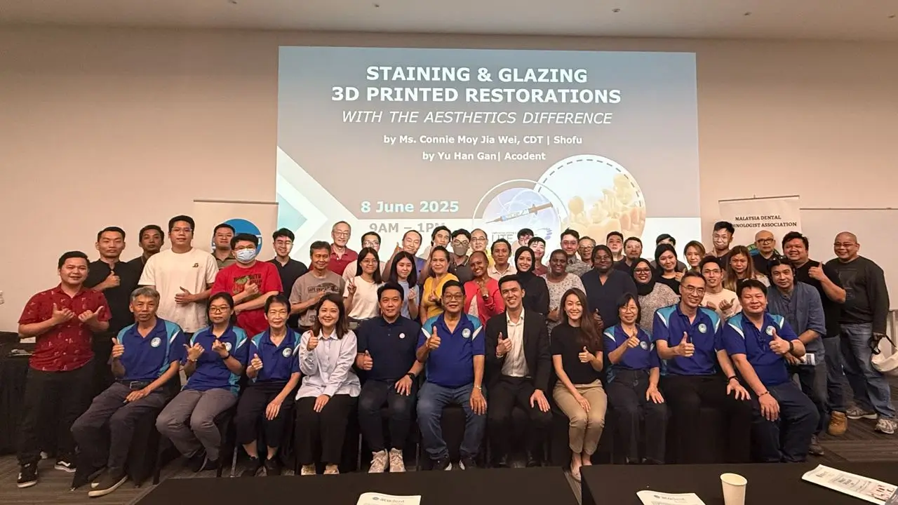STAINING & GLAZING 3D PRINTED RESTORATIONS WITH THE AESTHETICS DIFFERENCE
